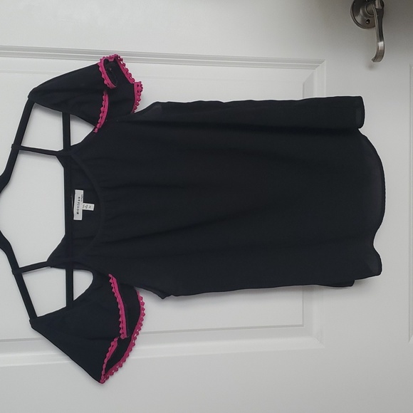 Monteau Tops - Black and pink cold shoulder top